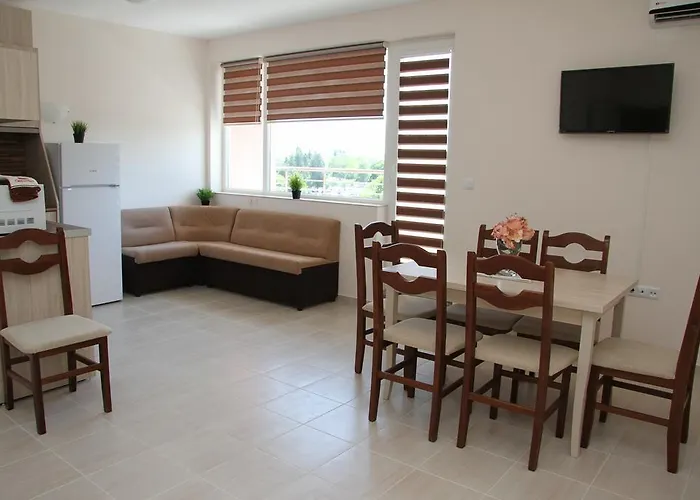 Apartman Capuccino Guest - Free Parking And Wi-fi Napospart
