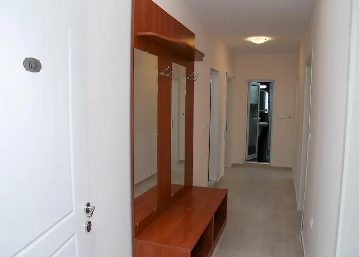 Apartman Capuccino Guest - Free Parking And Wi-fi Napospart