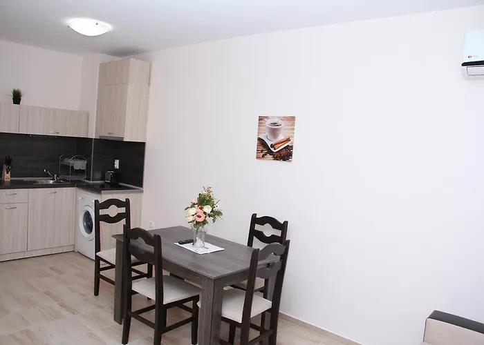 Capuccino Guest - Free Parking And Wi-fi Апартаменты *