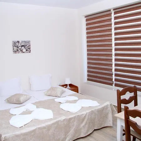 Capuccino Guest - Free Parking And Wi-fi Apartmán