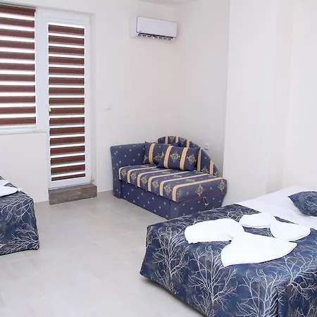 Capuccino Guest - Free Parking And Wi-fi Apartmán