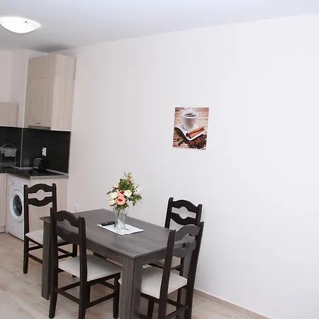 Capuccino Guest - Free Parking And Wi-fi Apartmán *