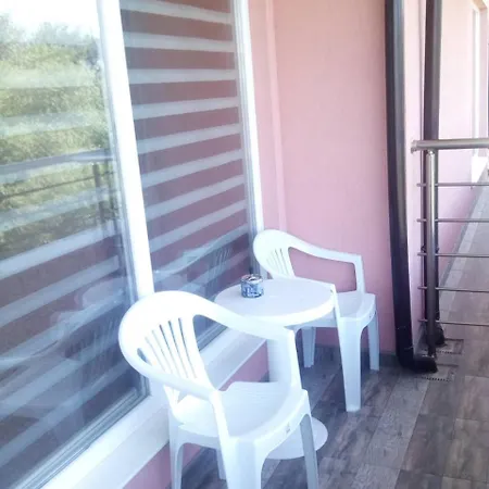 Capuccino Guest - Free Parking And Wi-fi Apartmán *