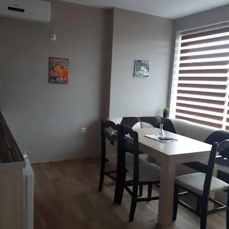 Capuccino Guest - Free Parking And Wi-fi Apartmán *